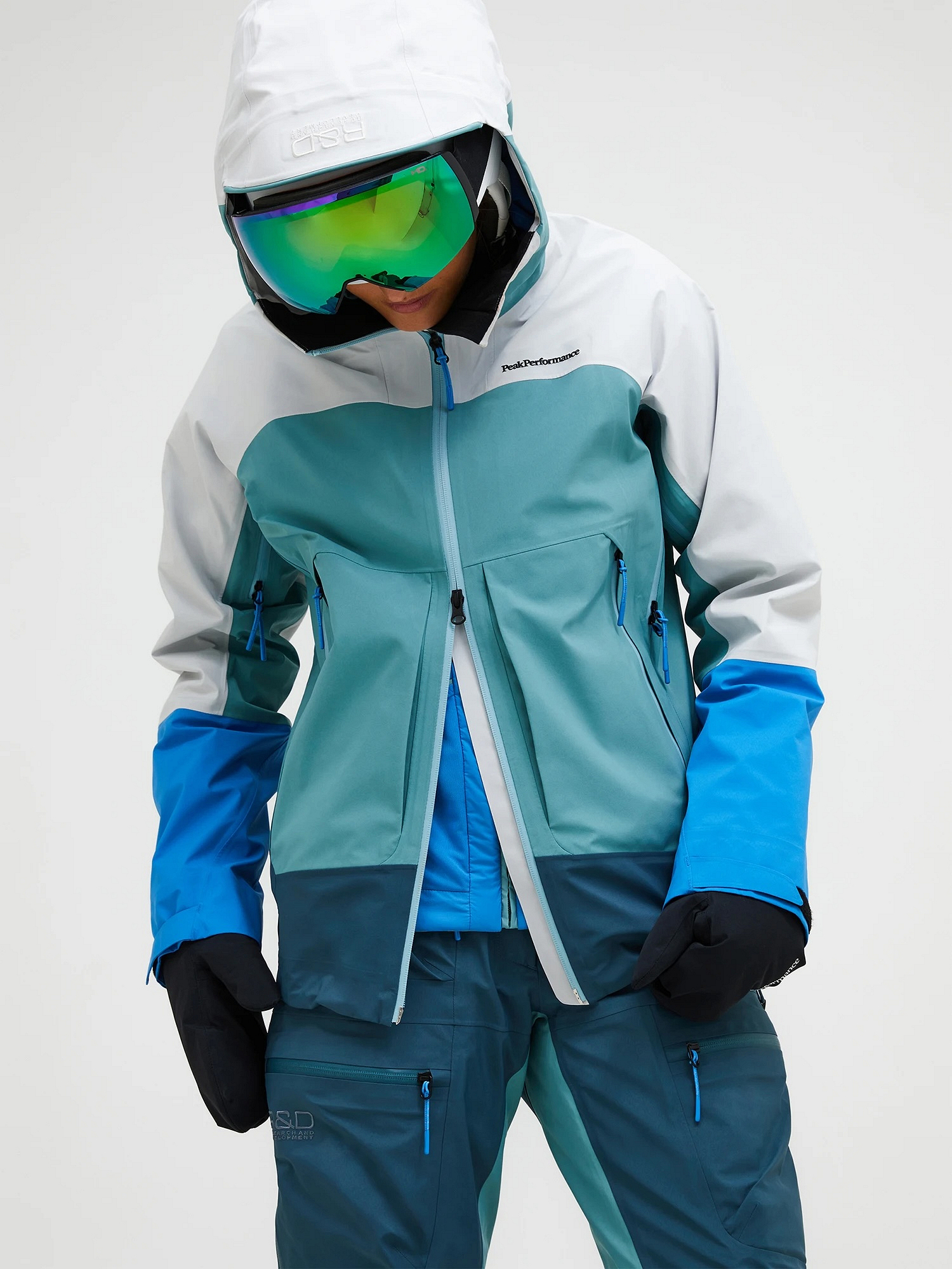 W Vislight Gore-Tex C-Knit Jacket (FW25) - Peak Performance Whistler